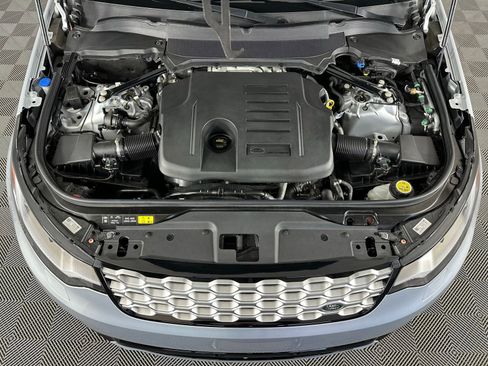 Used 2023 Land Rover Discovery Metropolitan Edition image 28