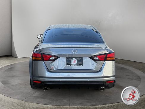 Used 2024 Nissan Altima 2.5 S FWD image 6