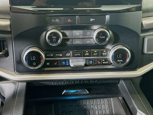 Used 2024 Ford Expedition Max XLT RWD image 24