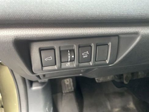 Used 2023 Subaru Outback Premium image 15