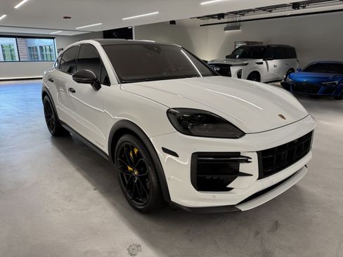 Used 2024 Porsche Cayenne Turbo GT AWD/4WD image 5