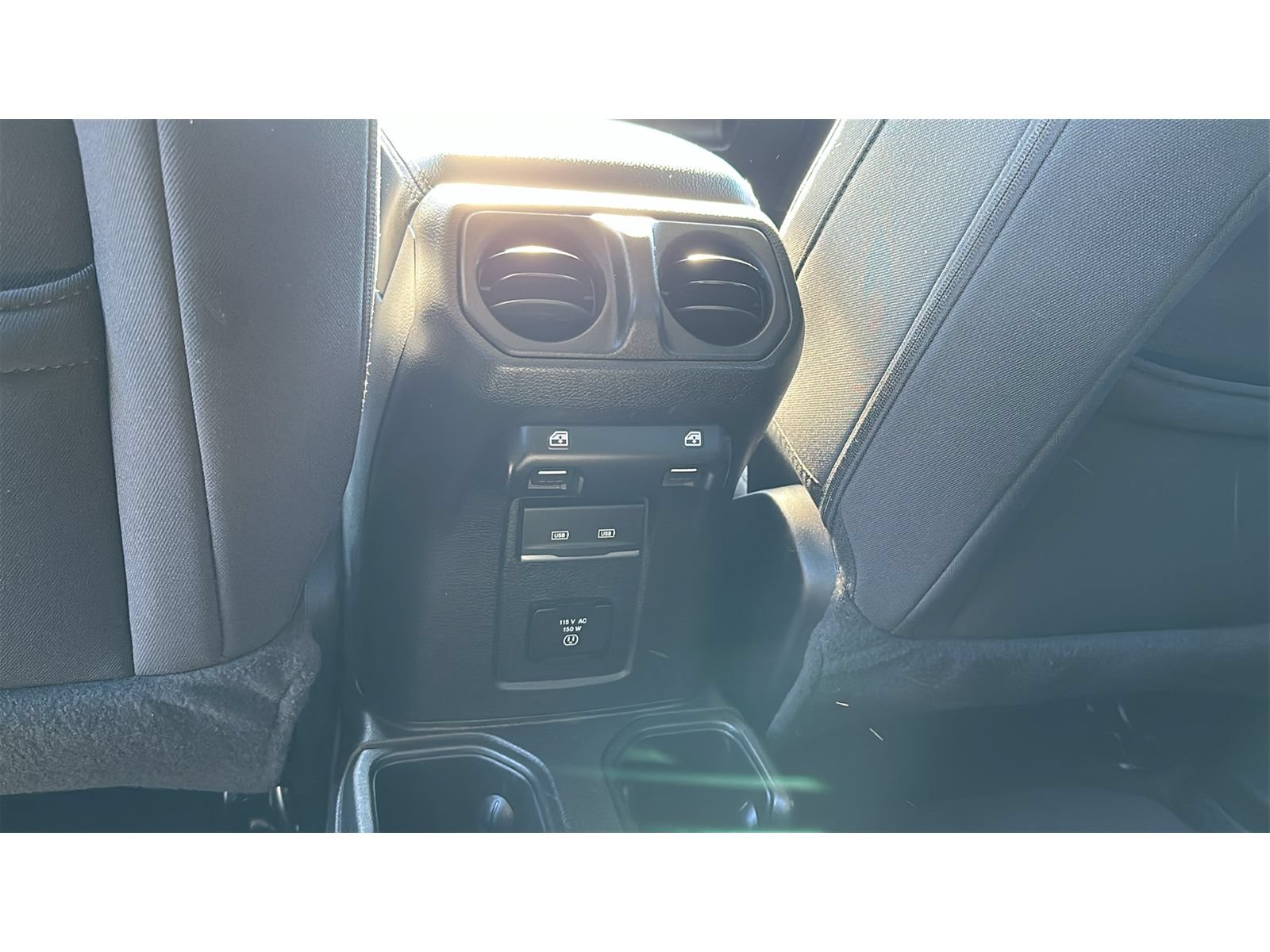 Used 2023 Jeep Wrangler Unlimited Sahara AWD/4WD image 16