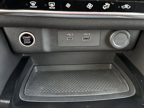 Used 2023 Nissan Rogue SV image 35