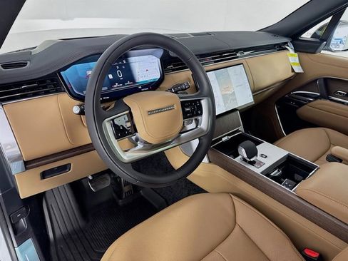New 2026 Land Rover Range Rover SE image 9