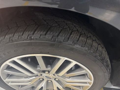 Used 2023 Ford Expedition Limited image 42