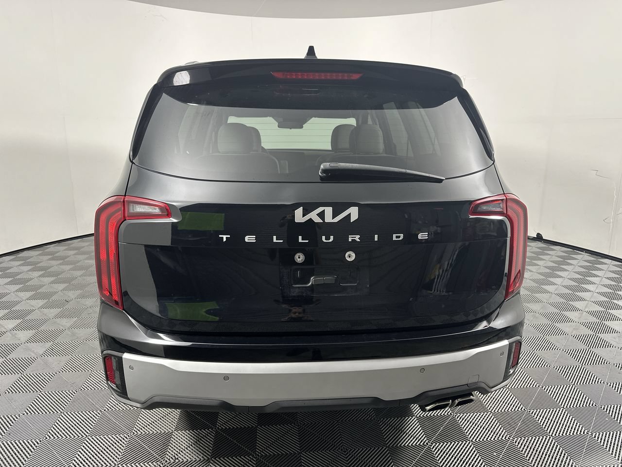 Certified 2024 Kia Telluride S FWD image 20