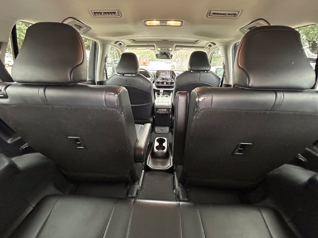 Used 2020 Toyota Highlander XLE FWD image 15