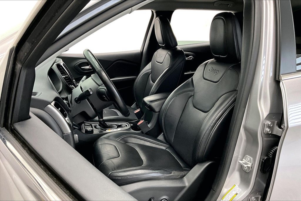 Used 2020 Jeep Cherokee Limited AWD/4WD image 24