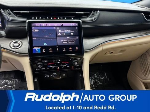 Used 2023 Jeep Grand Cherokee L Limited w/ Black Appearance Package image 17