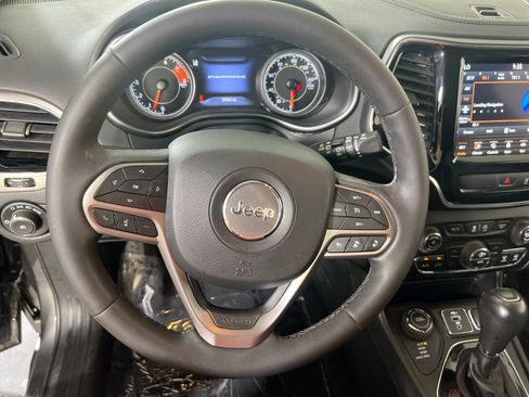 Used 2022 Jeep Cherokee Limited w/ Elite Package AWD/4WD image 11