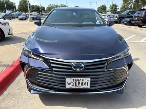 Used 2021 Toyota Avalon Limited FWD image 2