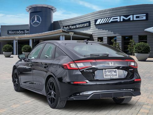 Used 2023 Honda Civic Sport image 4