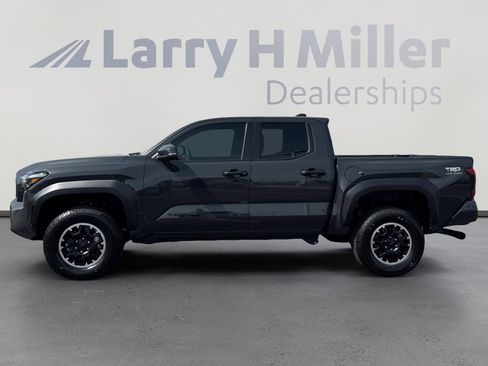 Certified 2025 Toyota Tacoma TRD Off-Road w/ TRD Off Road Upgrade Package image 2