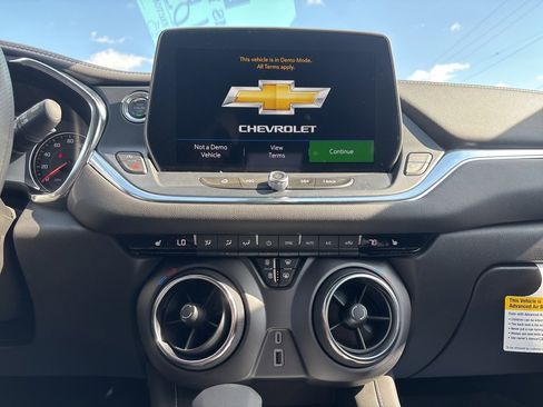 New 2025 Chevrolet Blazer LT w/ Convenience Package image 15