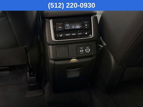 Used 2025 Subaru Ascent Bronze Edition image 31