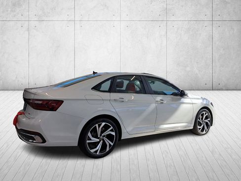 New 2026 Volkswagen Jetta SEL image 4