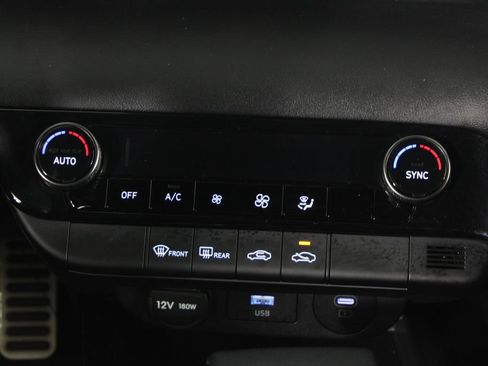 Certified 2025 Hyundai Elantra Sport image 20