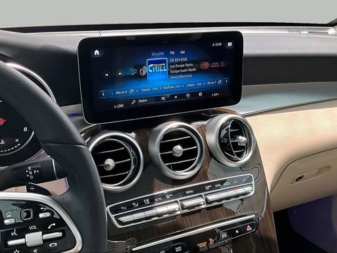Used 2022 Mercedes-Benz GLC 300 image 7