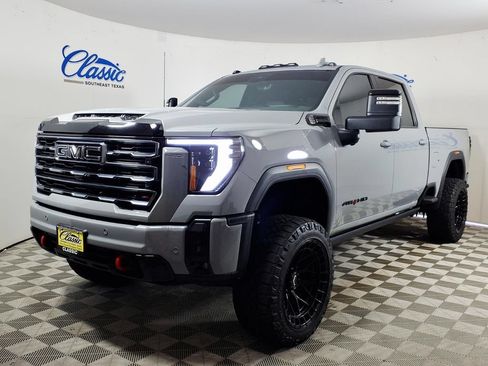 Used 2025 GMC Sierra 2500 AT4 w/ AT4 Premium Plus Package AWD/4WD image 6