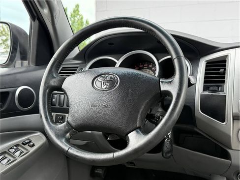 Used 2007 Toyota Tacoma PreRunner w/ SR5 Pkg #2 RWD image 12