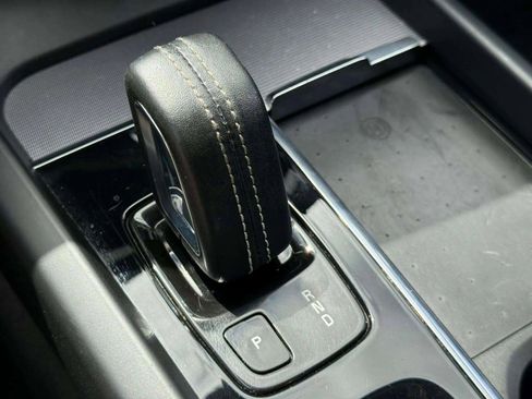 Used 2022 Volvo XC60 B6 R-Design w/ Advanced Package image 44