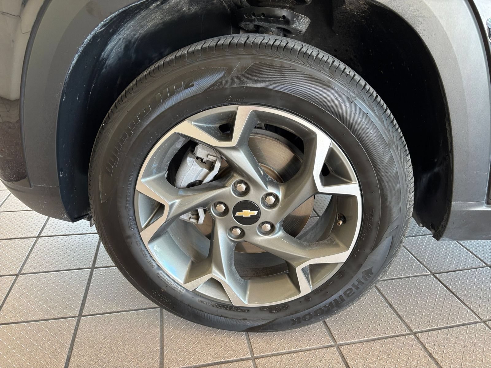 Used 2025 Chevrolet Trax LT FWD image 27