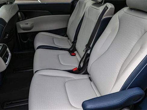 New 2026 Kia Carnival SX Prestige image 17