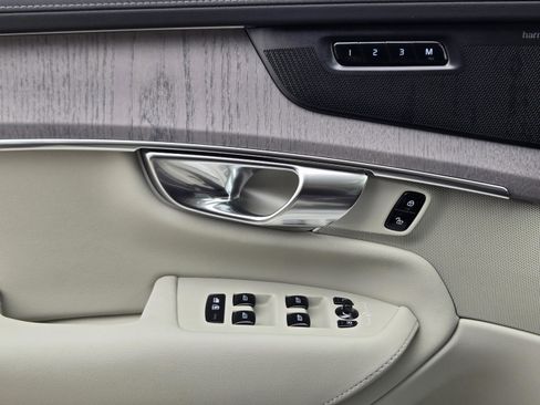 New 2026 Volvo XC90 B6 Ultra w/ Protection Package AWD/4WD image 21
