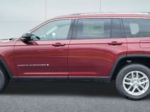 Used 2022 Jeep Grand Cherokee L Laredo w/ Luxury Tech Group I RWD image 7