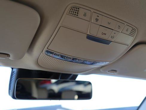 Used 2022 Mercedes-Benz GLC 300 image 9