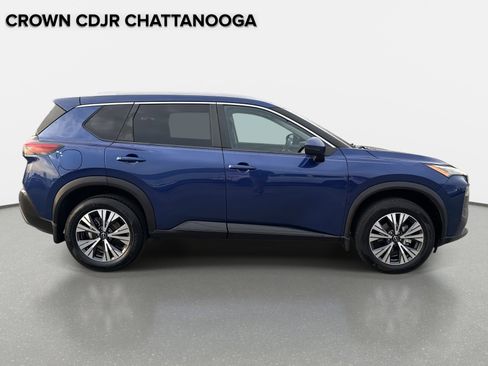 Used 2022 Nissan Rogue SV w/ SV Premium Package image 4