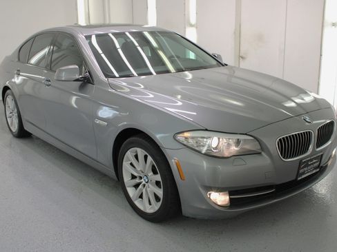Used 2011 BMW 528i Sedan image 11
