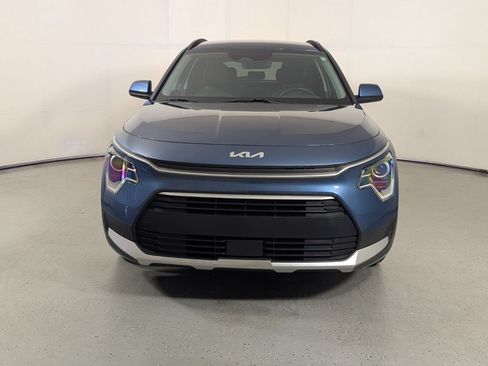 Used 2023 Kia Niro EX FWD image 2