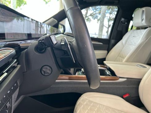 Used 2025 Cadillac Escalade Sport Platinum AWD/4WD image 63