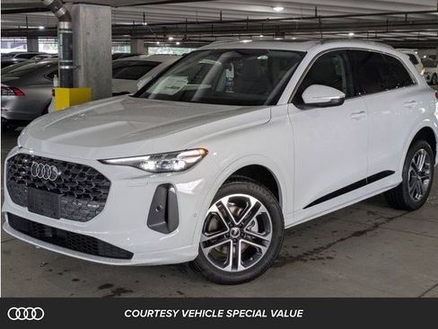 New 2025 Audi Q5 Premium Plus w/ Premium Plus image 1