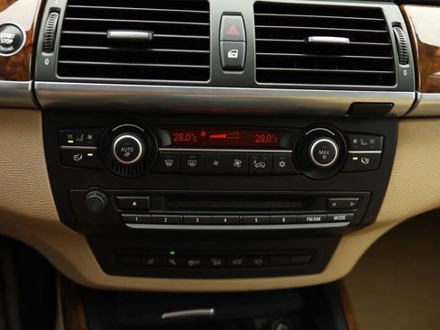 Used 2011 BMW X5 xDrive50i AWD/4WD image 24