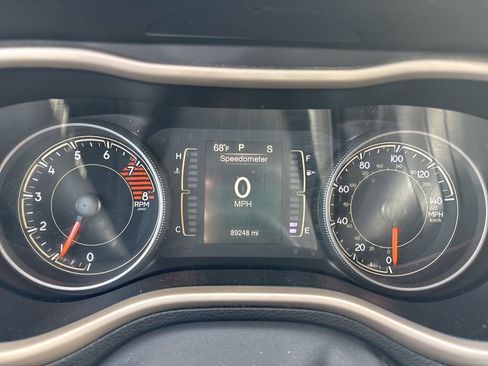 Used 2017 Jeep Cherokee Latitude w/ Cold Weather Group image 11