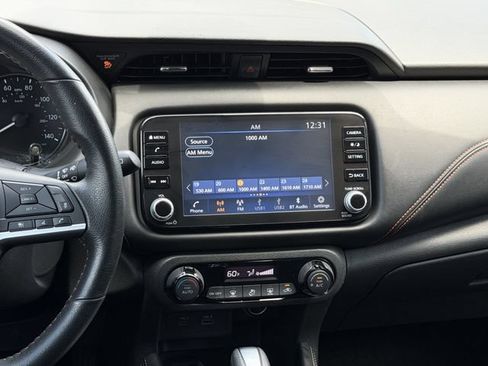 Certified 2022 Nissan Kicks SR FWD image 10