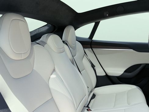 Used 2023 Tesla Model S AWD/4WD image 37