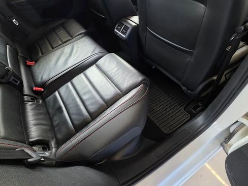 Used 2016 Volkswagen GTI SE w/ Lighting Package (SEL) image 16