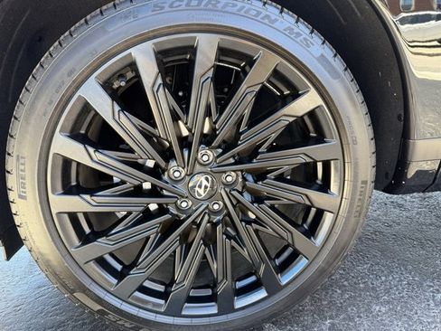 Used 2025 Hyundai Santa Fe Calligraphy image 9