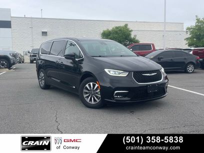 Used 2023 Chrysler Pacifica Touring-L