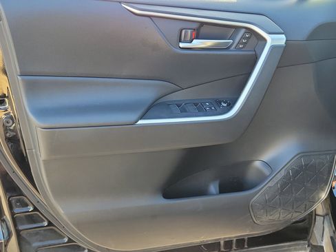 Used 2020 Toyota RAV4 XLE Premium AWD/4WD image 13