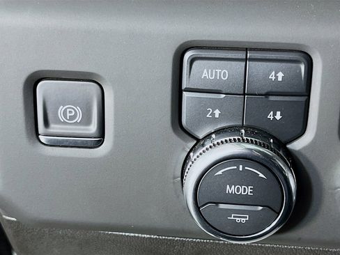 Used 2025 GMC Sierra 2500 Denali w/ Denali Reserve Package image 13