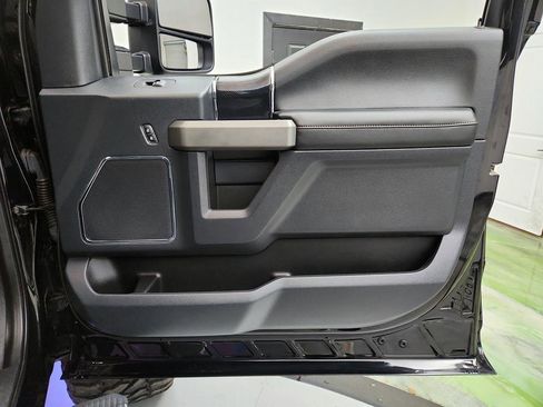 Used 2022 Ford F450 Platinum w/ FX4 Off-Road Package image 28