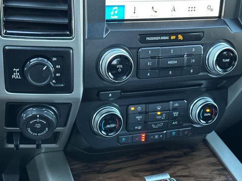 Used 2018 Ford F150 Lariat w/ Equipment Group 502A Luxury image 20