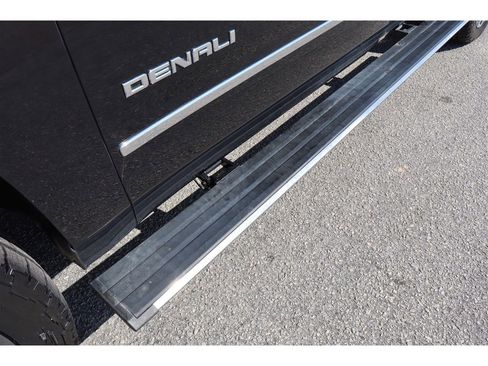 Used 2018 GMC Yukon XL Denali w/ Denali Ultimate Package AWD/4WD image 48