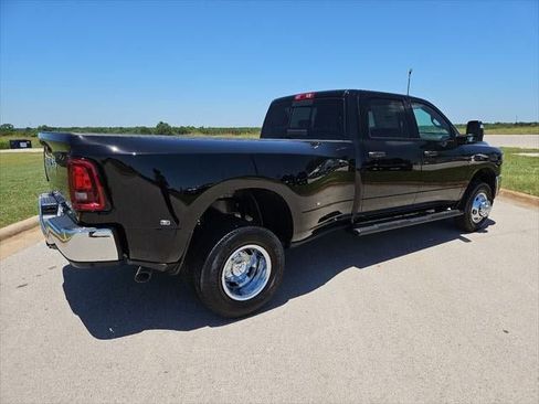 New 2026 RAM 3500 Tradesman AWD/4WD image 38