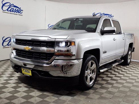 Used 2018 Chevrolet Silverado 1500 LT w/ Texas Edition AWD/4WD image 6