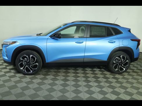 New 2026 Chevrolet Trax RS w/ Sunroof Package FWD image 11